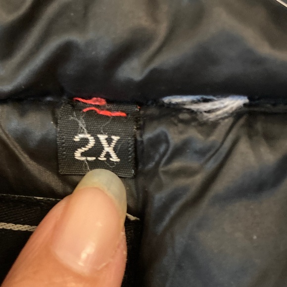 The North Face Quilted Black Hooded Jacket - Picture 4 of 12